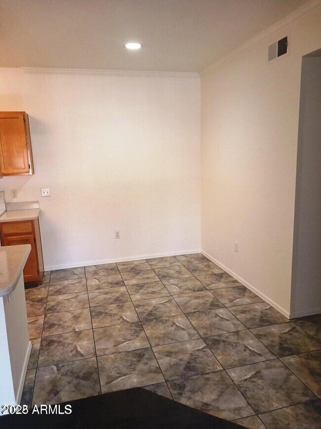 Building Photo - 5401 E Van Buren St