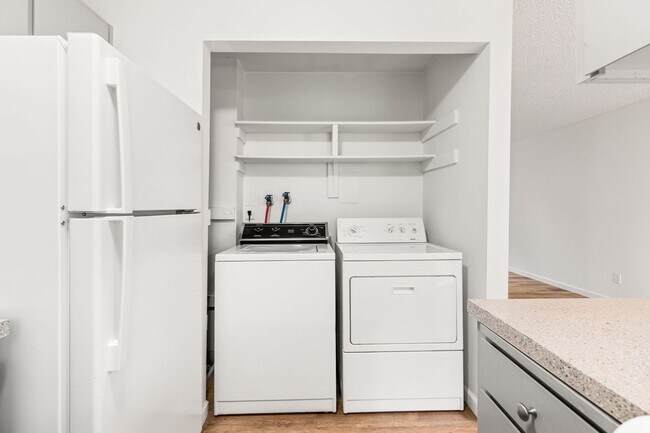 Building Photo - 705-707 N Sumner St.