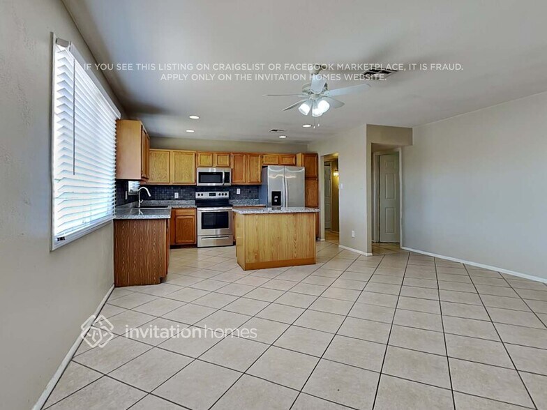 Building Photo - 7818 W Fairmount Ave