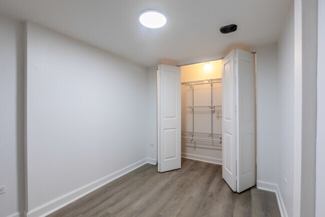 Building Photo - 1841 N Kedzie Ave