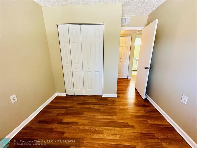 Building Photo - 1162 Lake Terry Dr