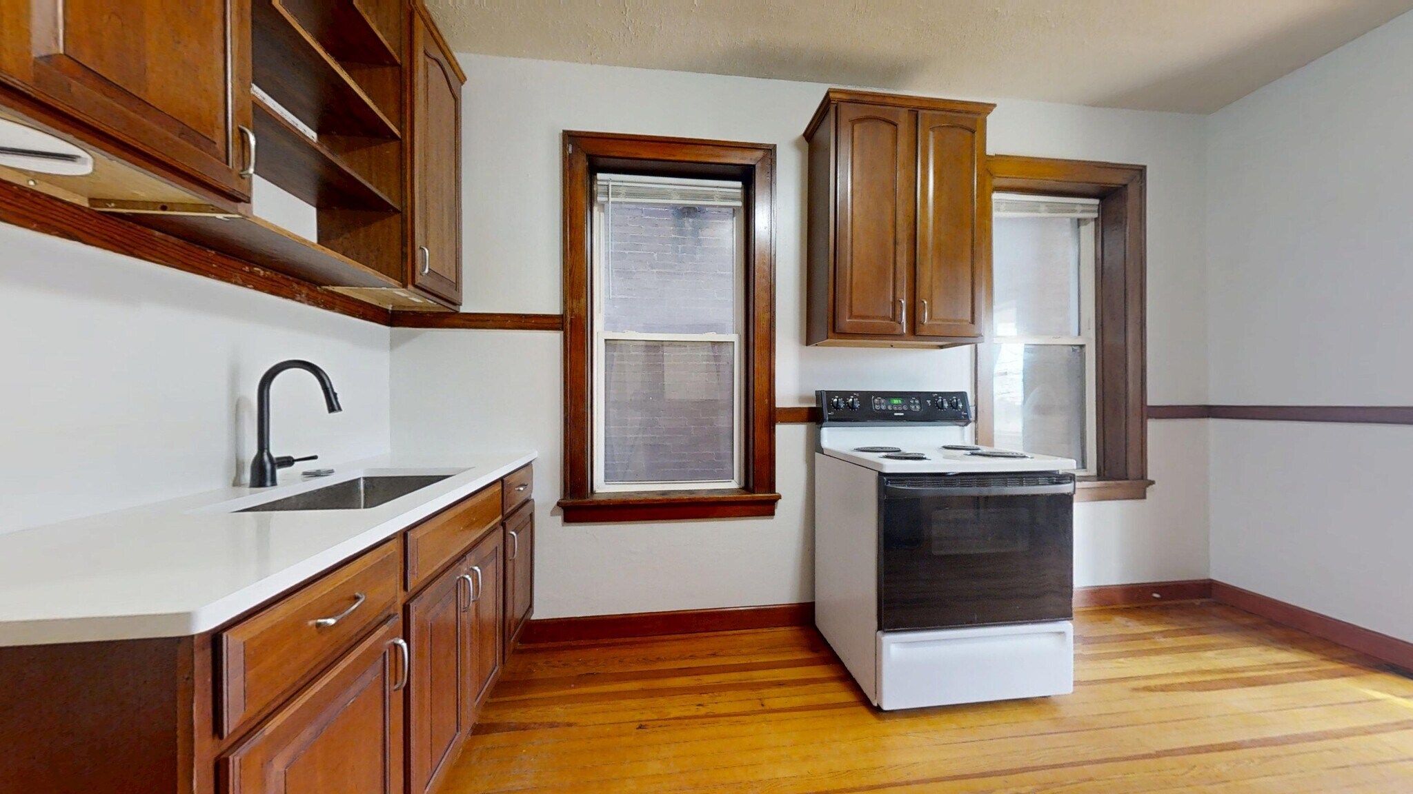 Building Photo - 3704 Fairview Ave