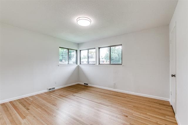 Building Photo - 3517 Woodleigh Dr