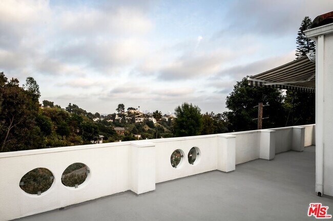 Building Photo - 6491 Rodgerton Dr
