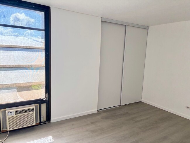 Building Photo - AVAILABLE NOW | Fully Renovated One Bedroo...