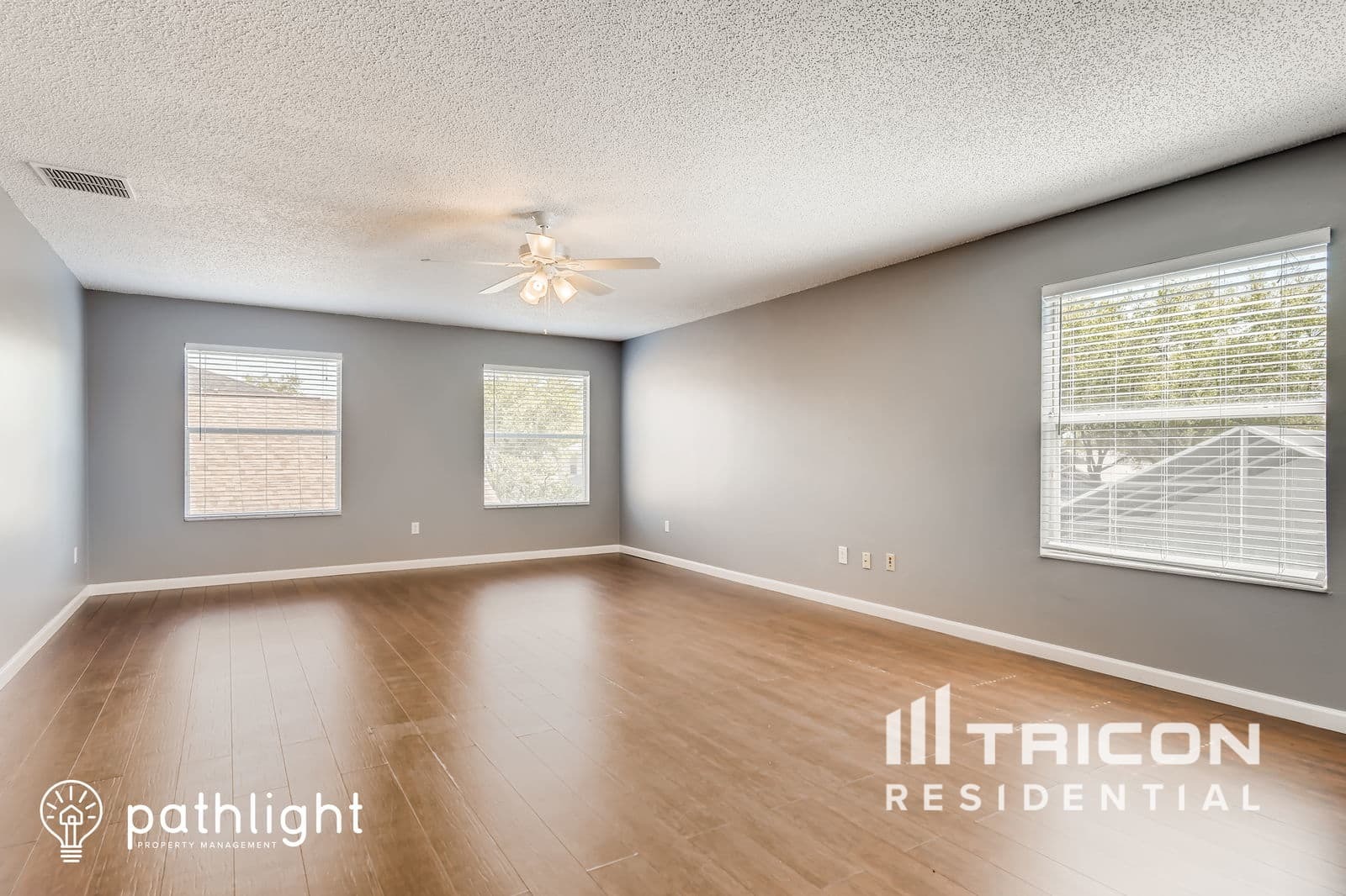 Building Photo - 102 Knights Hollow Dr