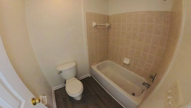 Building Photo - 515 Hopewell Dr