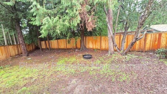 Building Photo - 565 NW Carolyn Ln