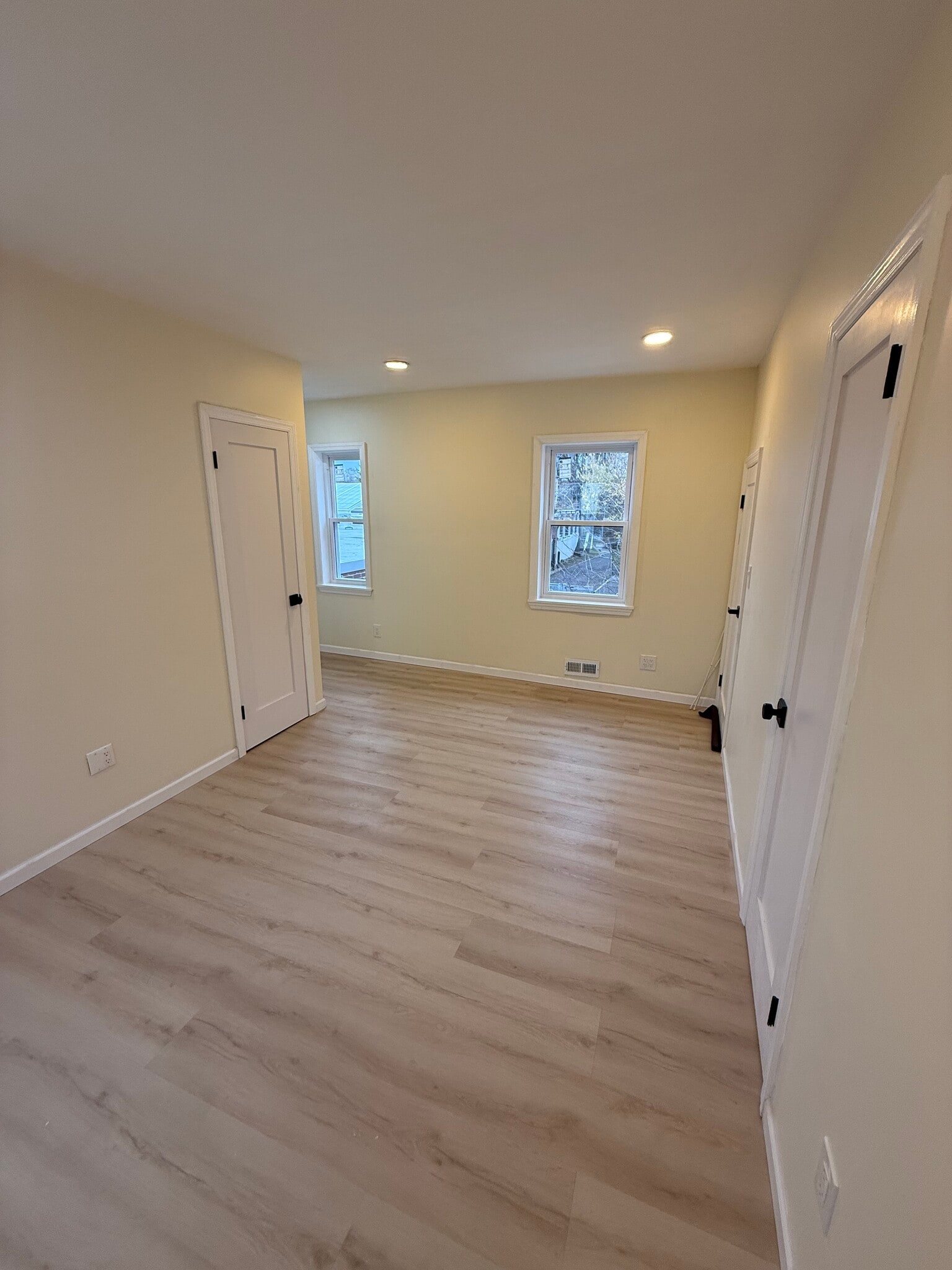 2nd floor 3rd bedroom - 6 Thomas St