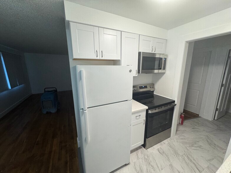 Building Photo - 3622 E 13th St