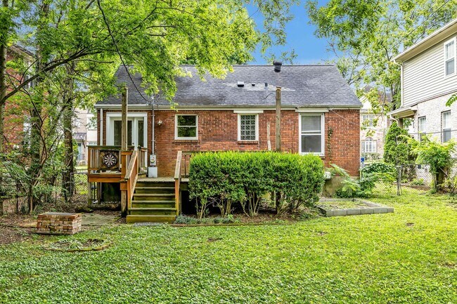 Building Photo - Charming and well-maintained 2-bd 1-bath h...