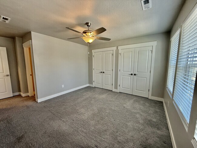Building Photo - 6871 S 190 E