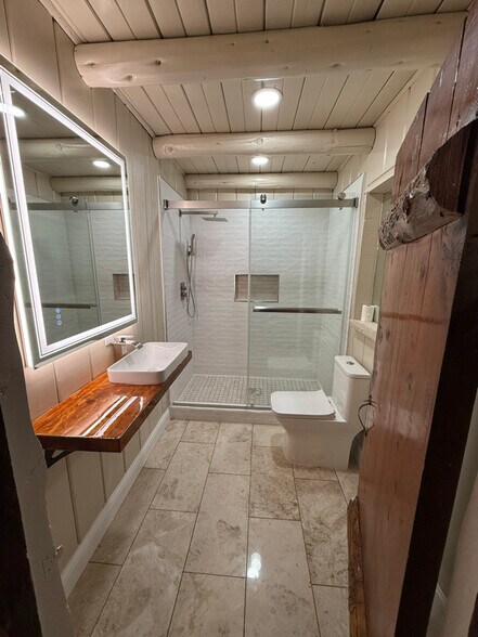 Building Photo - 5171 E Grant Ave