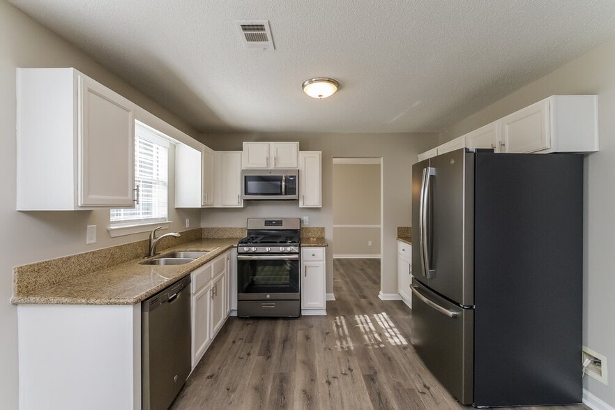 Building Photo - 2208 Glen Briar Way