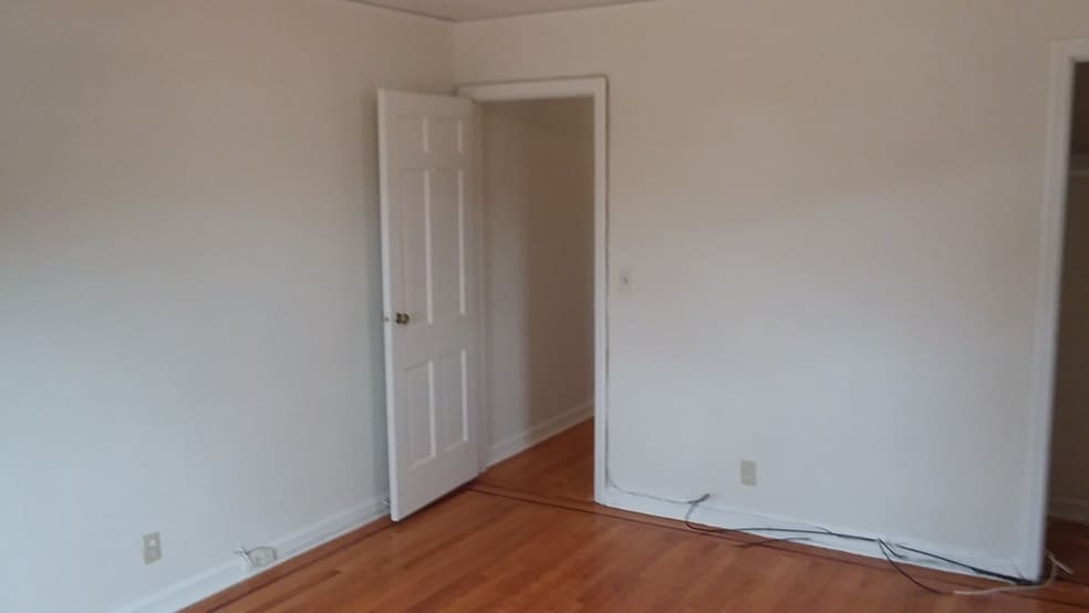 Building Photo - 260 Elsmere Pl