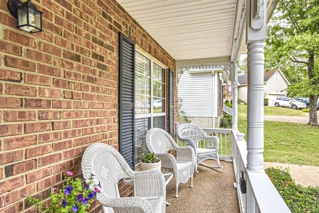 Building Photo - 117 Southampton Ct