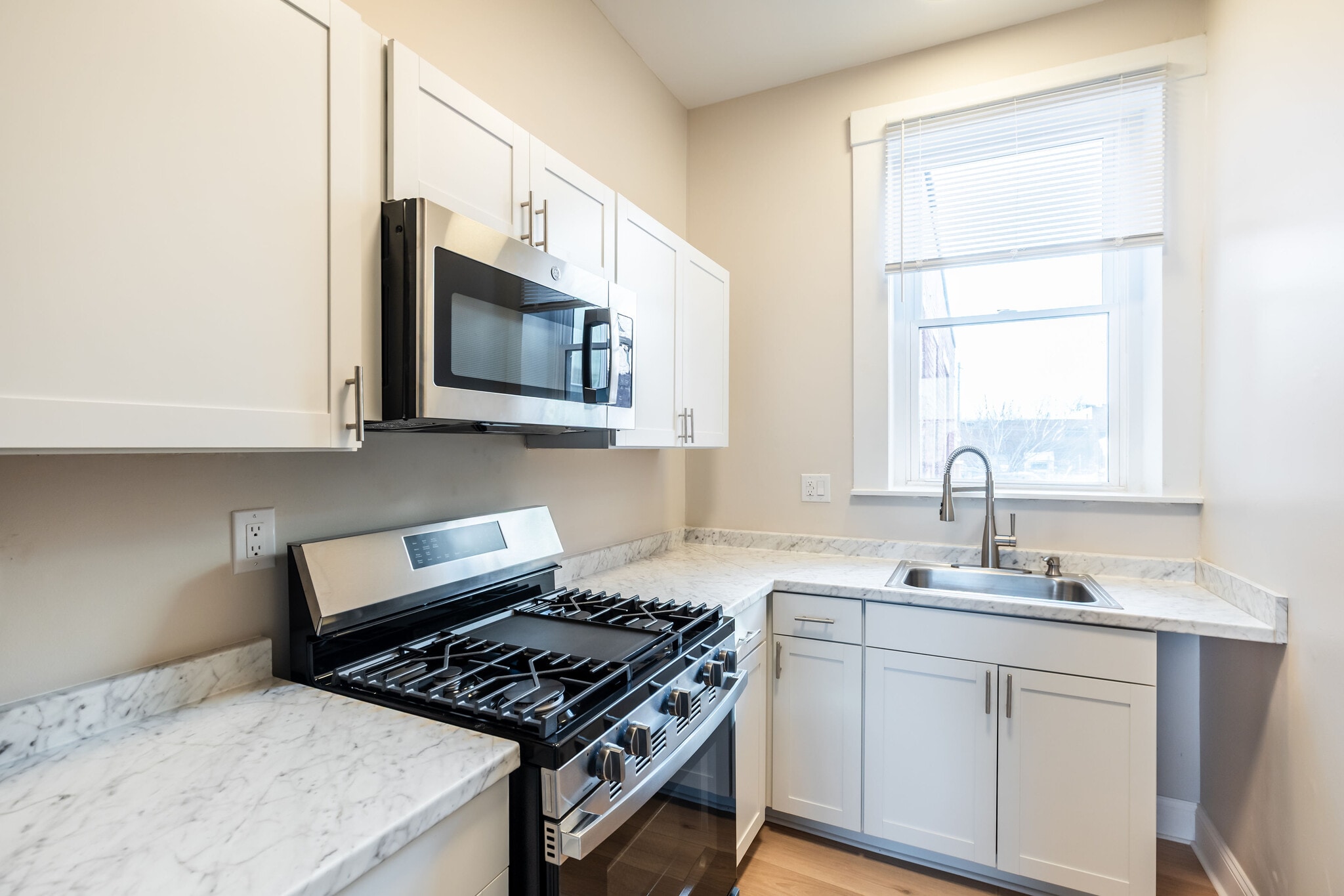 Kitchen - 2141 Freeman Ave