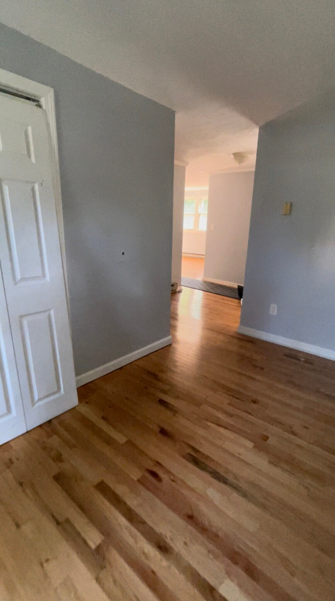 Building Photo - 647 N Main St