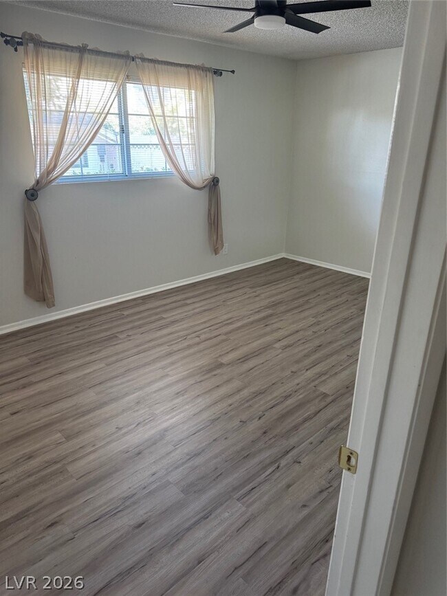 Building Photo - 2725 Colanthe Ave