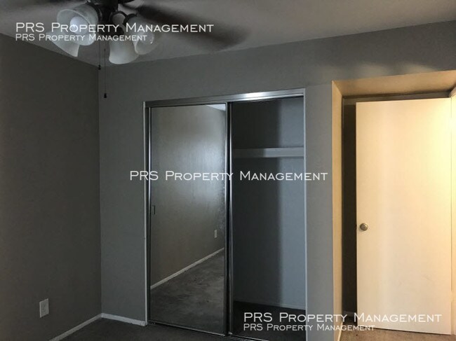 Building Photo - 925 S Longmore