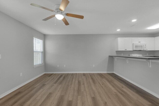 Building Photo - 2259 Whitman Ln