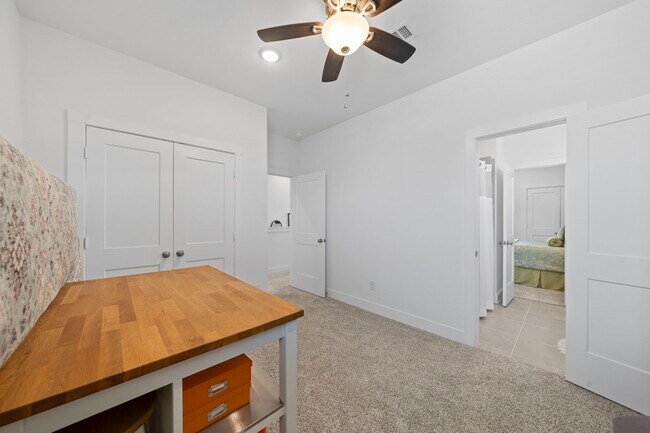 Building Photo - 7907 Starfish Arbor Dr
