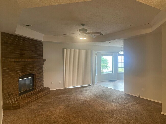 Building Photo - Beautiful 3 bedroom 2 bath in great location.