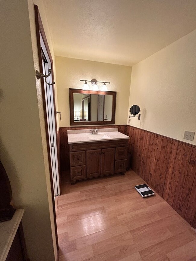 Building Photo - Rare short term lease with this 3/2 in Lake of the PInes - May or June-October