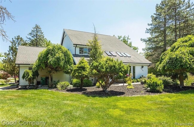 Primary Photo - 30384 Castleford Ct