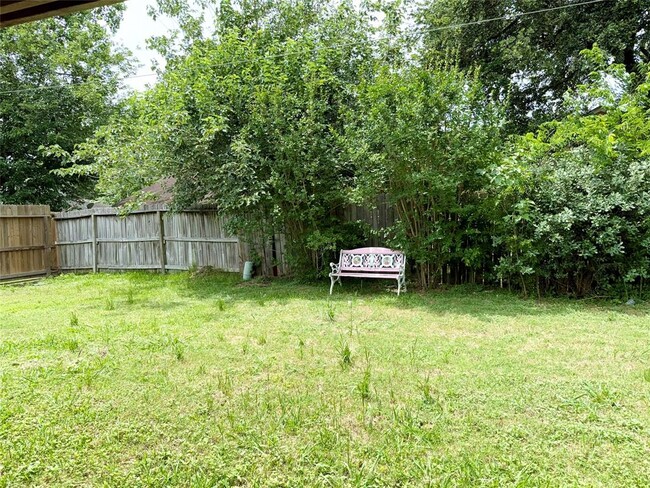 Building Photo - 10202 Hollow Canyon Dr