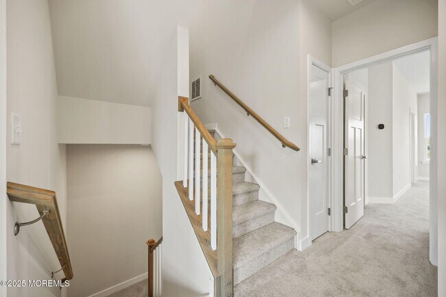 Building Photo - 20 Gramercy Dr