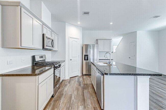 Building Photo - 24303 Alto Gdn Dr