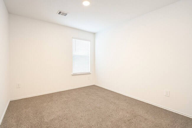 Building Photo - 5611 Simcrest Grove Dr