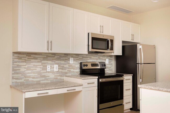 Building Photo - 234 N Christopher Columbus Blvd