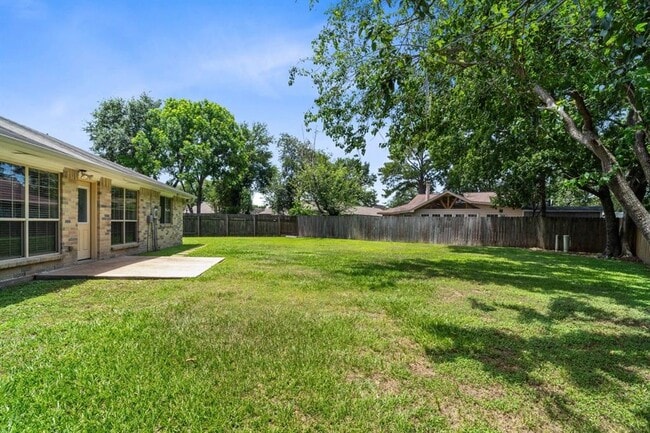 Building Photo - 10322 Ivy Oaks Ln