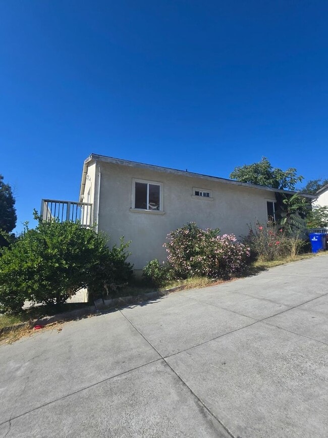 Building Photo - 8027 Ney Ave