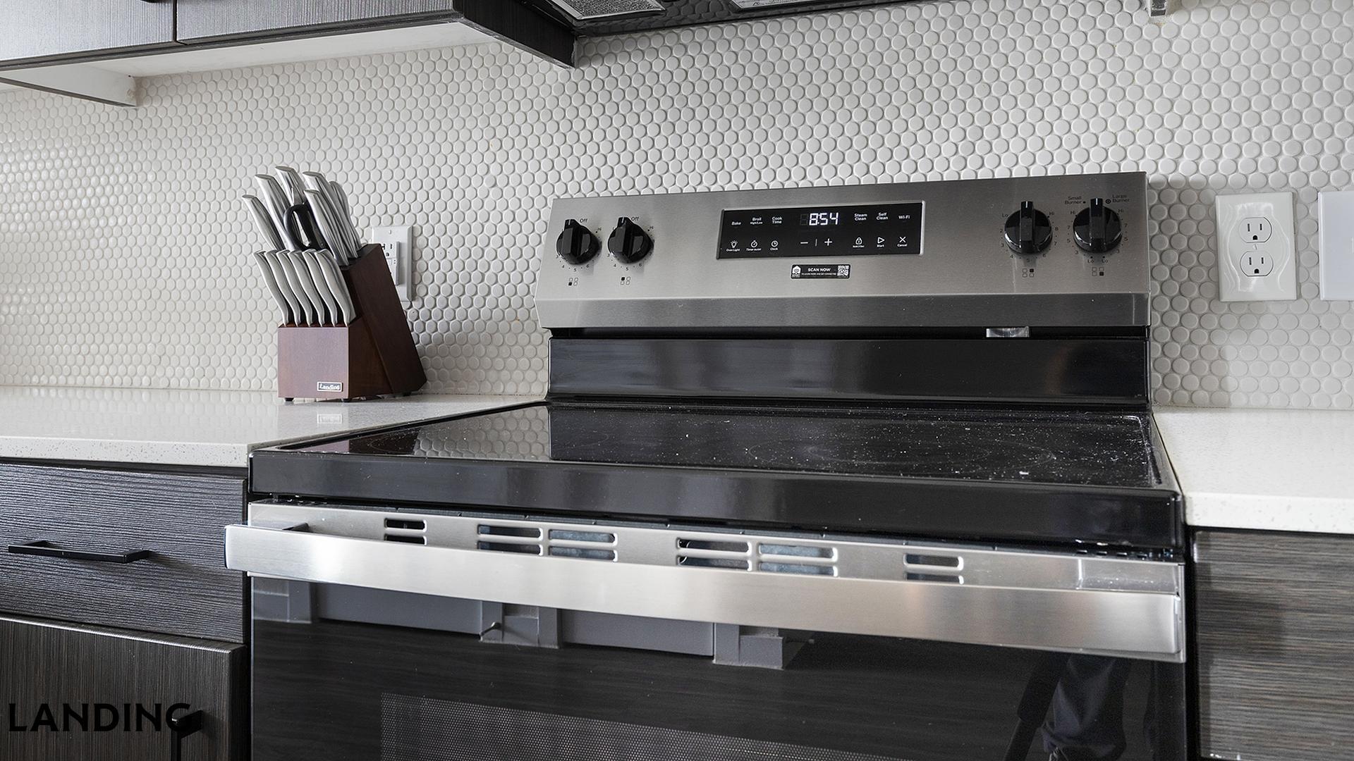 Building Photo - 14015 Univ Pass