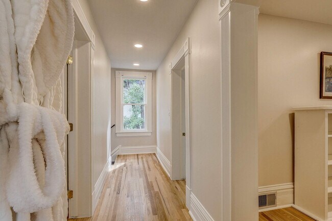 Building Photo - 2105 S Fillmore St