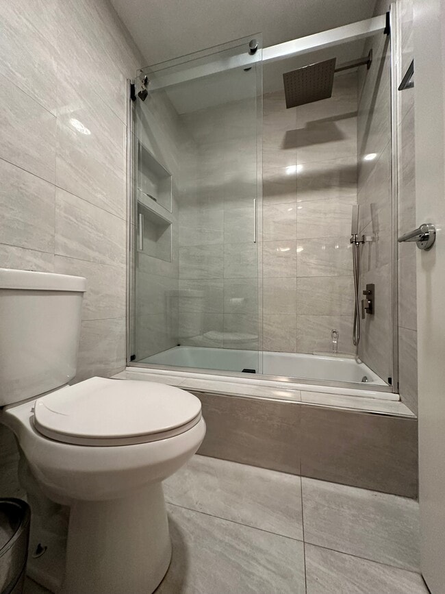 Building Photo - 5625 N Sumner Wy