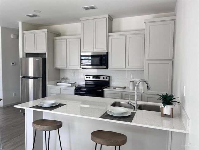 Building Photo - 1217 W Sucre Dr