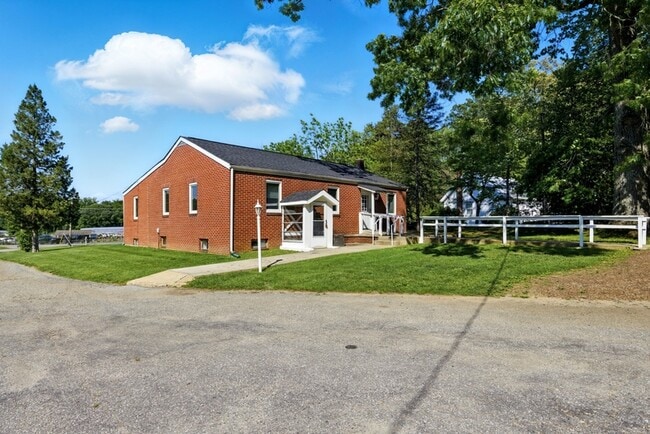 Building Photo - 795 Annapolis Rd