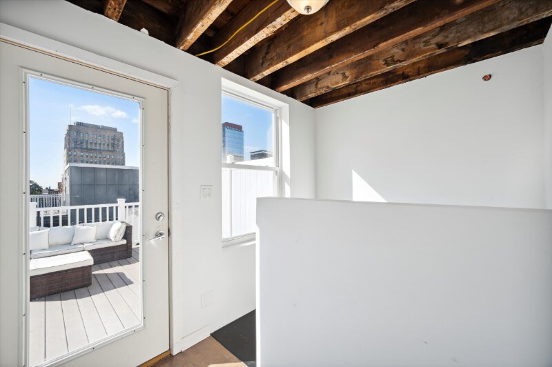 Building Photo - 710 Chestnut St