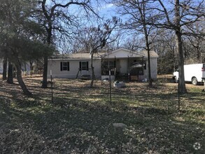 Building Photo - 121 Heien Ct