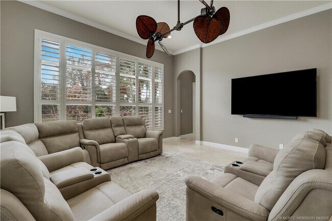 Building Photo - 5628 SW Gray Fox Dr