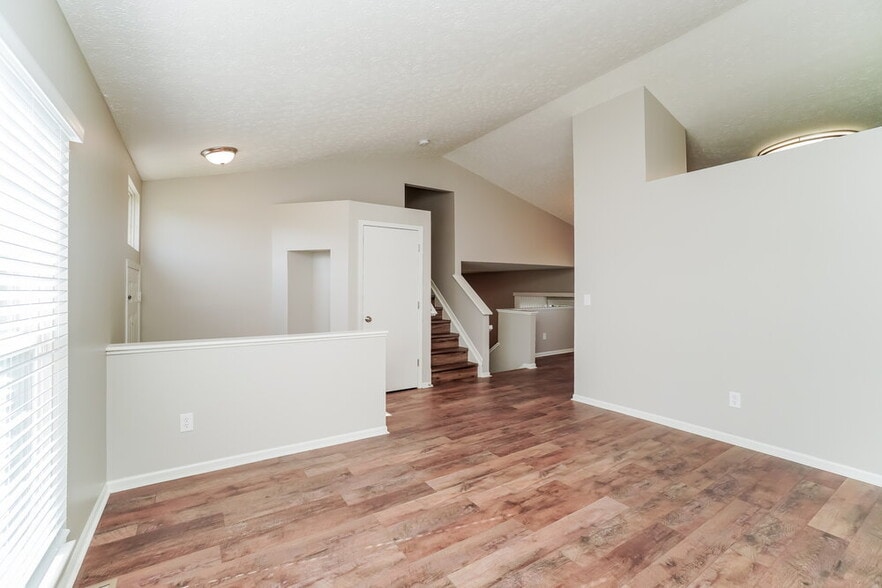 Building Photo - 5664 Dashshund Ct