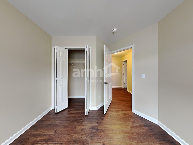 Building Photo - 106 Lick Creek Ln