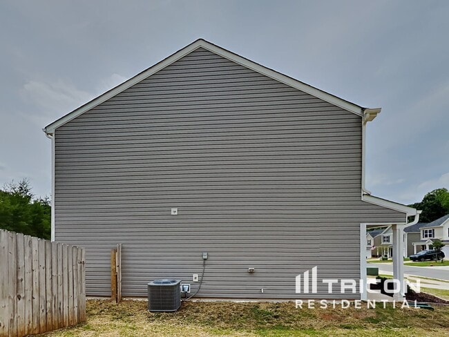 Building Photo - 4438 Oak Pointe Dr