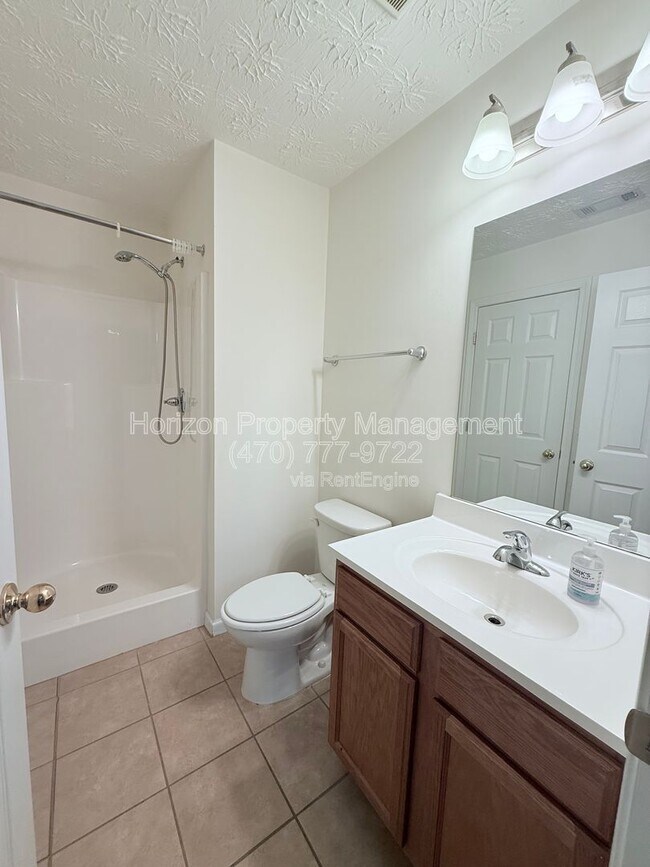 Building Photo - 4019 Hidden Hollow Dr