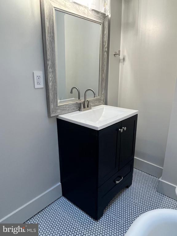 Building Photo - 1268 Neal St NE