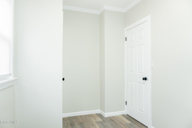 Building Photo - 418 3rd St